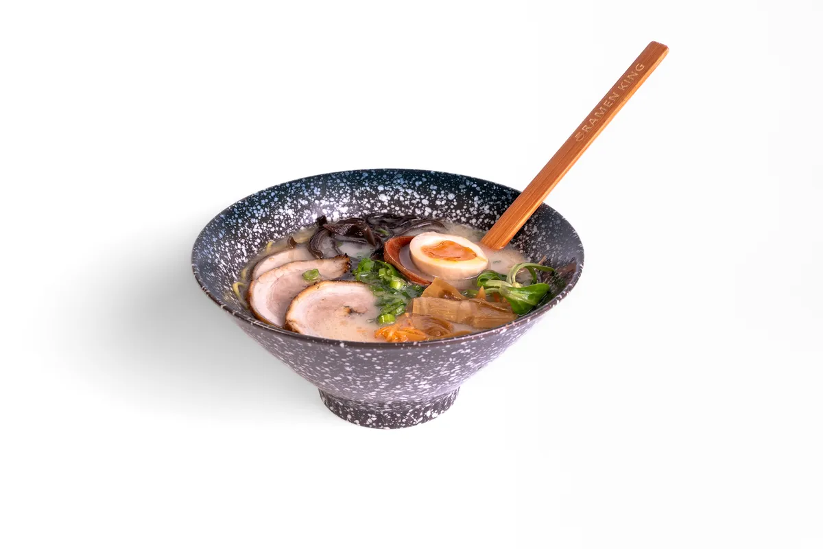 Ramen cu Supă din Oase de Porc